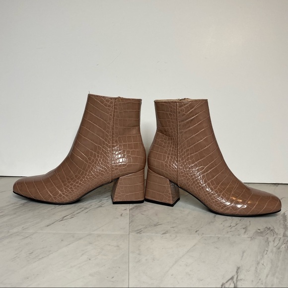 New! Steve Madden Darma Pink Croc Faux Leather Bootie 8.5M - Picture 7 of 14